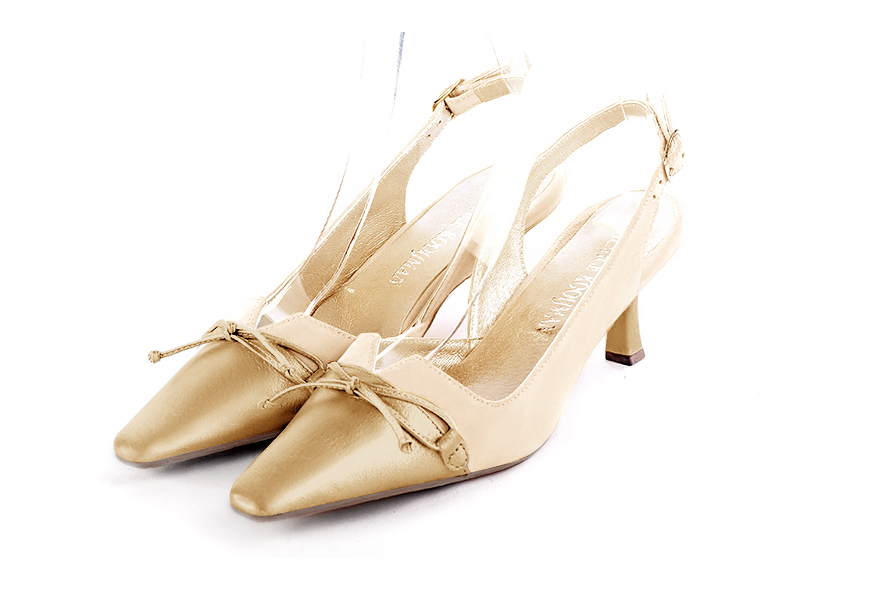 Gold and champagne white women's open back shoes, with a knot. Tapered toe. Medium spool heels. Front view - Florence KOOIJMAN